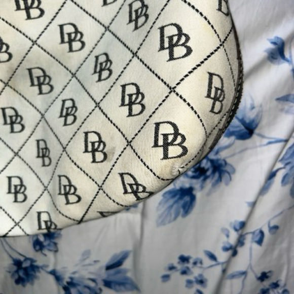 Dooney & Bourke White Black Quilt Logo Canvas Shoulder Bag Handbag Tote - Picture 9 of 14